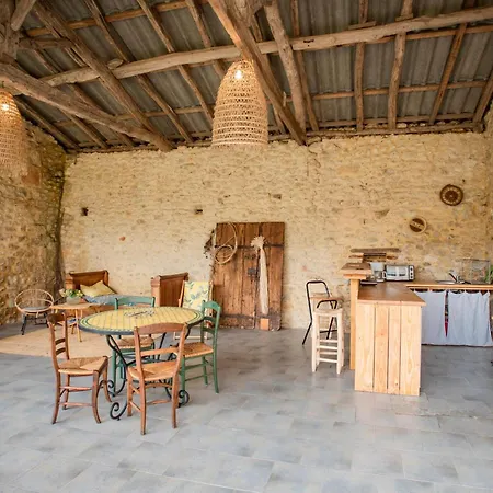 Vakantiehuis Le Pigeonnier Rouge Pescadoires